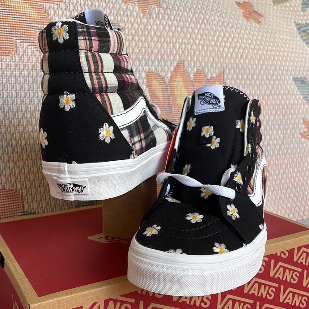 Vans Men’s Sk8-Hi Floral Plaid Patchwork
VN0A7Q5NUUW
sneakers - Picture 10 of 16